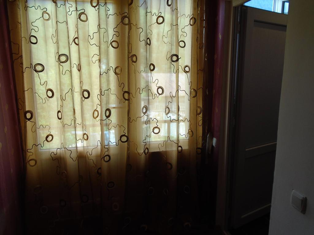 Guest House La Torre In Mestia Exterior photo